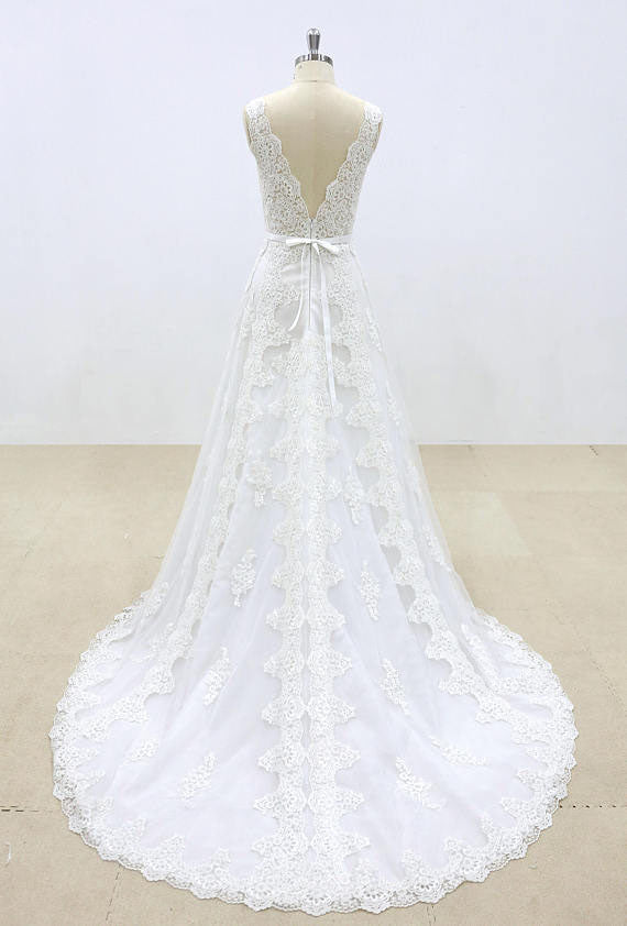 Hot Selling Gorgeous V-neck Lace Sleeveless Wedding Dresses with train, WD0367