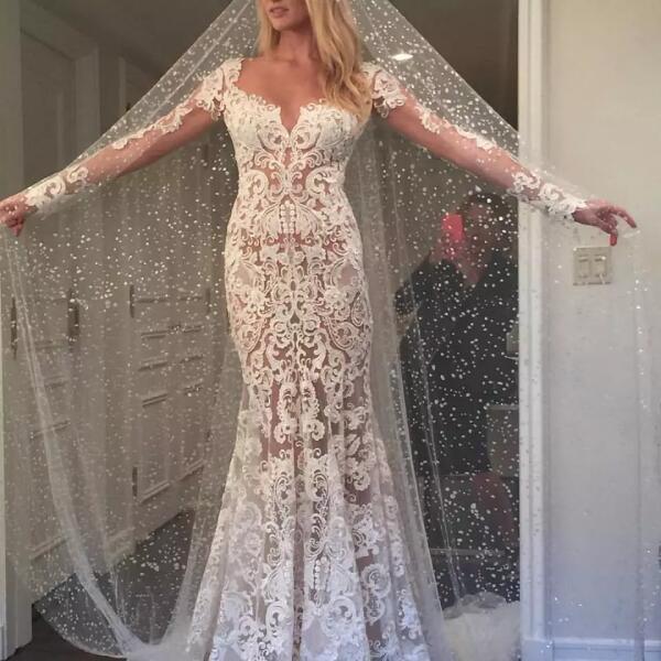 White Romantic Wedding Dresses, Long Appliques Backless Wedding Dresses Lace , WD0324