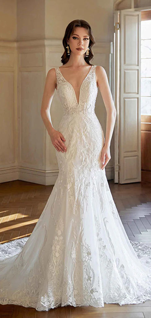 Charming A-line Tulle V-neck Lace Appliques Wedding Dresses With Trailing, WD0386