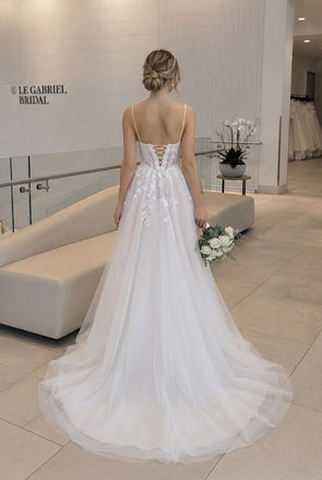 Modern Ivory Sweetheart Straps Lace Applique Tulle Wedding Dresses,WD0652