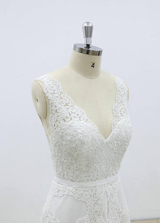 Hot Selling Gorgeous V-neck Lace Sleeveless Wedding Dresses with train, WD0367