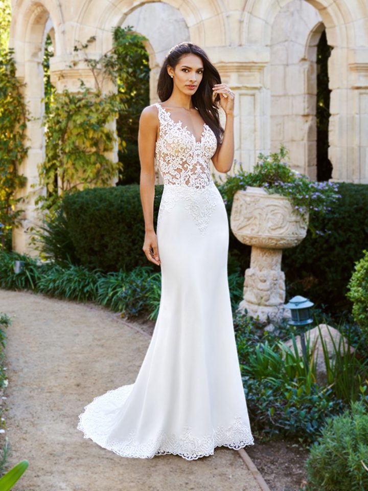 New Arrival White lace sexy V-neck sleeveless cheap elegant tail wedding dress, WD0331